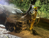 منتصف الليلة - احتراق سيارة شرق مدينة يافا